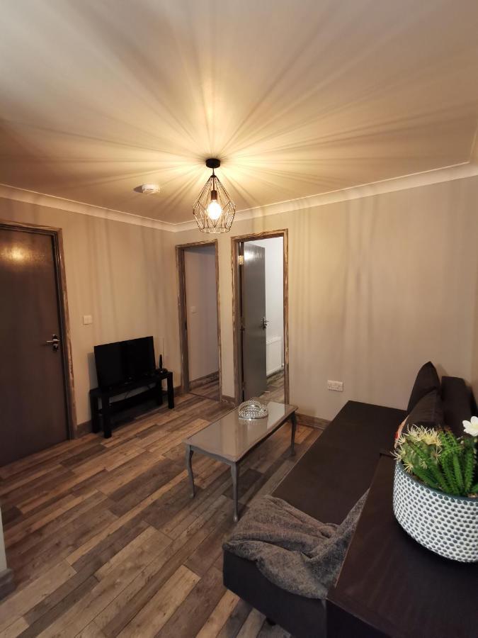 Palaz 2 - 2 Bedroom Flat エドモントン エクステリア 写真
