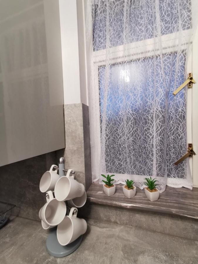 Palaz 2 - 2 Bedroom Flat エドモントン エクステリア 写真