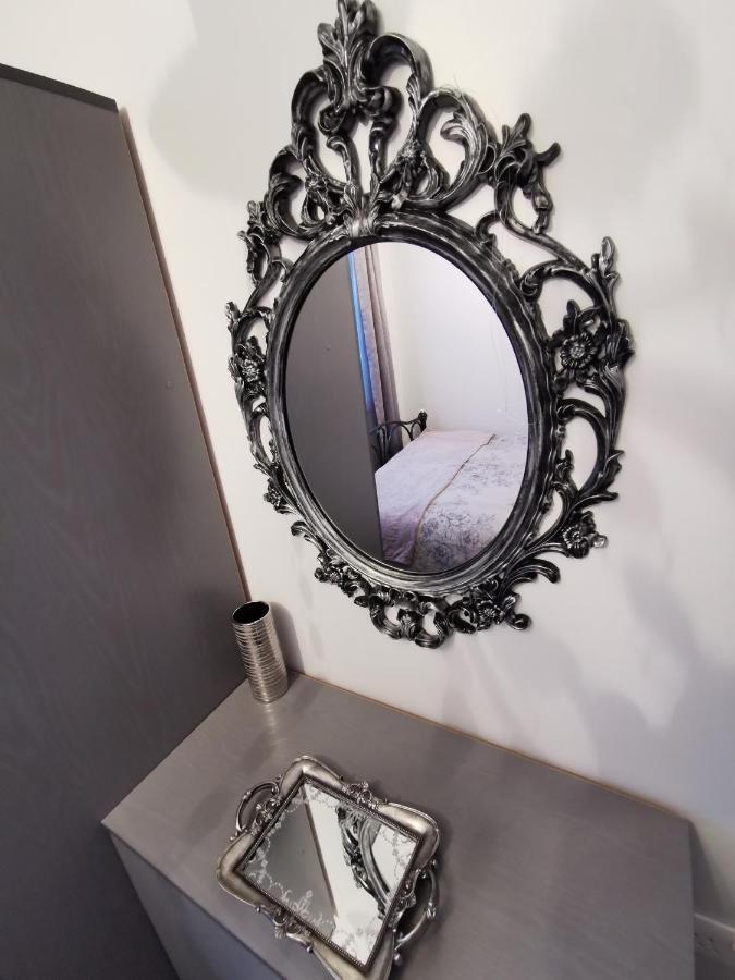 Palaz 2 - 2 Bedroom Flat エドモントン エクステリア 写真